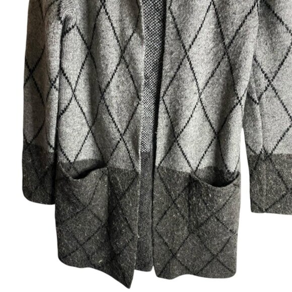 Tahari Women's Gray Geometric Patterned Wool Knit Sweater Cardigan - Picture 3 of 7